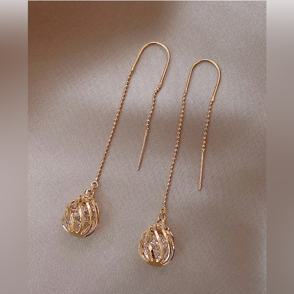 Elegant Gold Drop Earrings